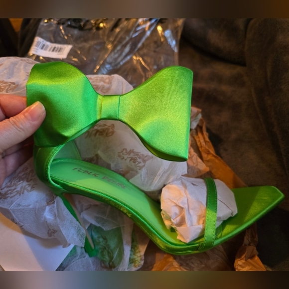 NIB Public Desire Zeal oversized green bow heel. Women's 7/UK 5 - Picture 5 of 8